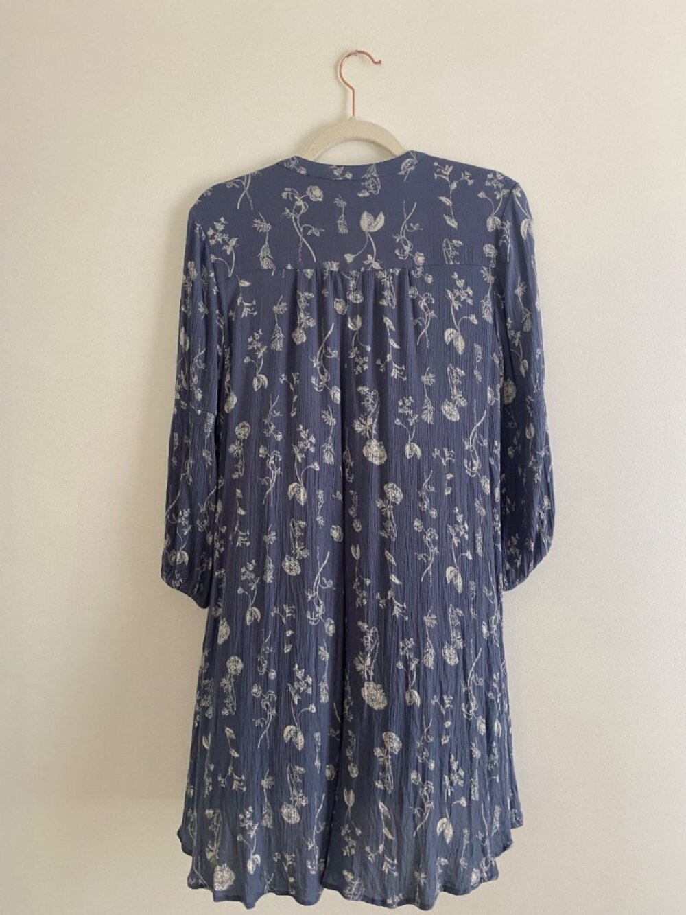 True Craft Women's Blue Floral Dress With Keyhole Neckline & Long Sleeves Size S - Picture 5 of 8